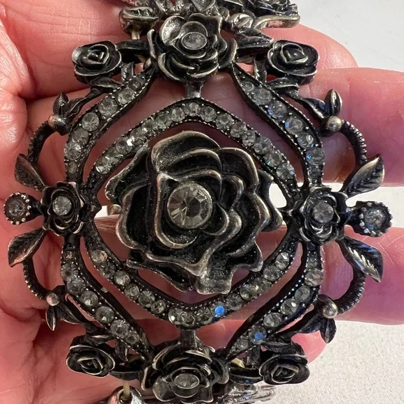 Gunmetal Gray Rose Filigree Stretch Cuff Vintage 80's Bracelet - Picture 6 of 6